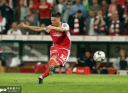 开云体育app-奥格斯堡取得胜利，稳固联赛中游位置