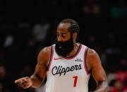 开云在线直播-包含马刺翻盘新疆队，哈登惊艳四座的词条