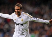 开云足球直播-欧冠淘汰赛之夜，佩德里连续得分拉开差距