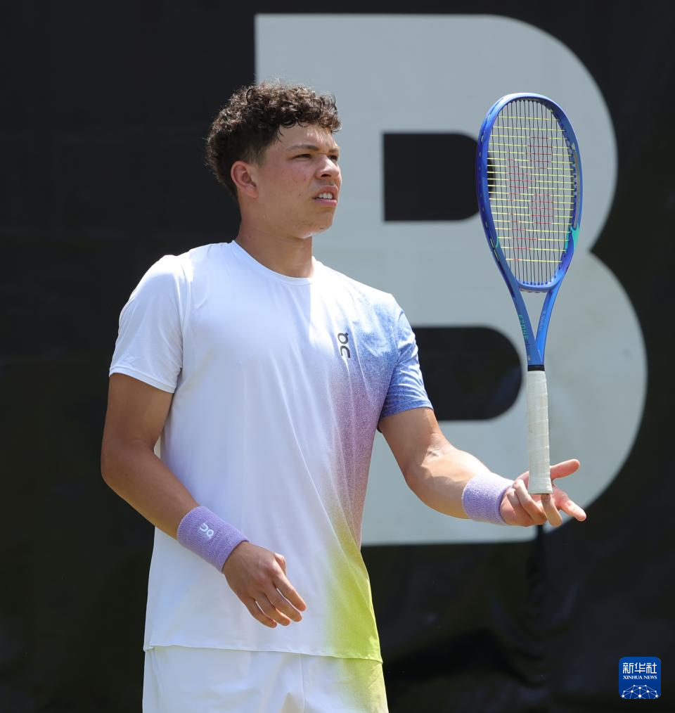 美国网球队险胜德国网球队,兹维列夫完成帽子戏法的简单介绍 美国网球队险胜德国网球队,兹维列夫完成帽子戏法的简单介绍