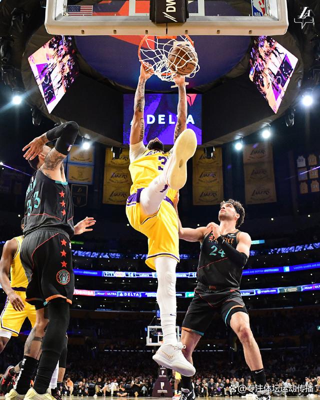 上海队逆转湖人，浓眉哥高光表现