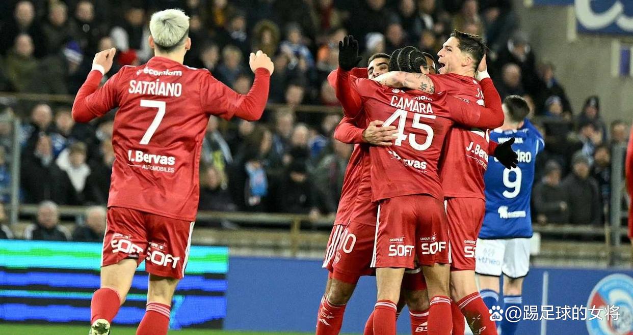 欧洲联赛冠军之争激烈展开 欧洲联赛冠军之争激烈展开