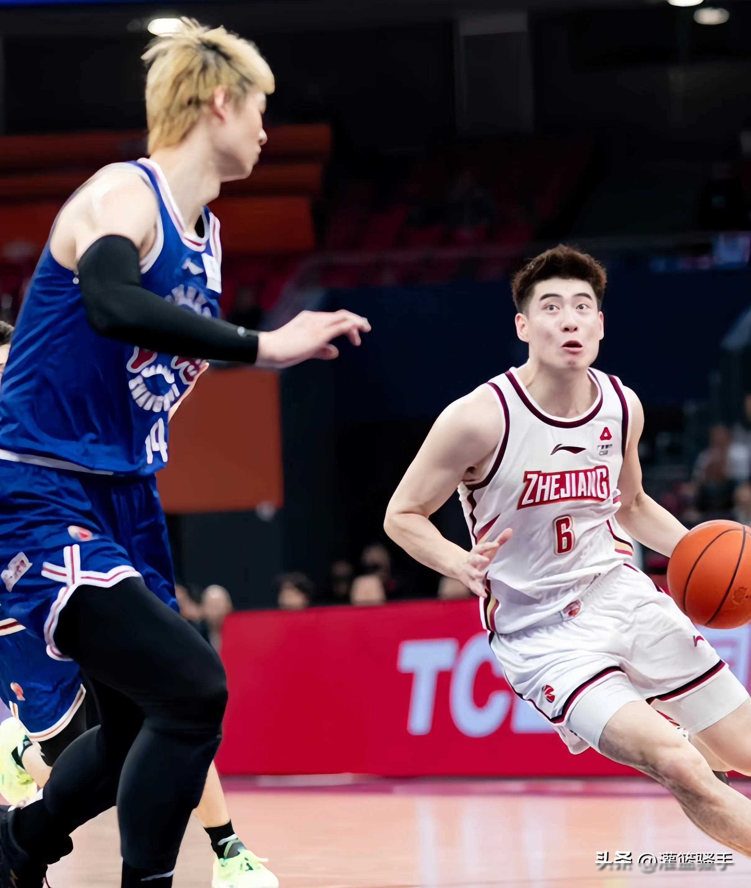 CBA联赛精彩瞬间集锦，球队实力对决纯净热血的简单介绍