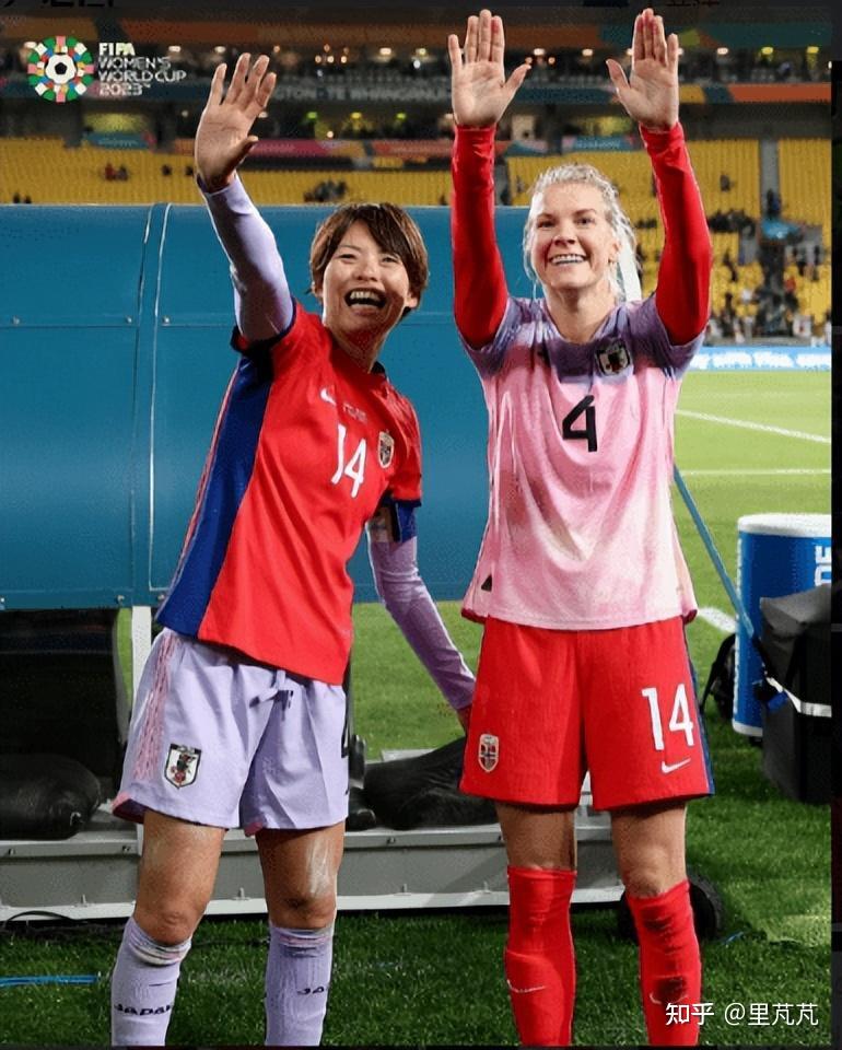 包含瑞典女足取得胜利晋级八强表现不俗的词条