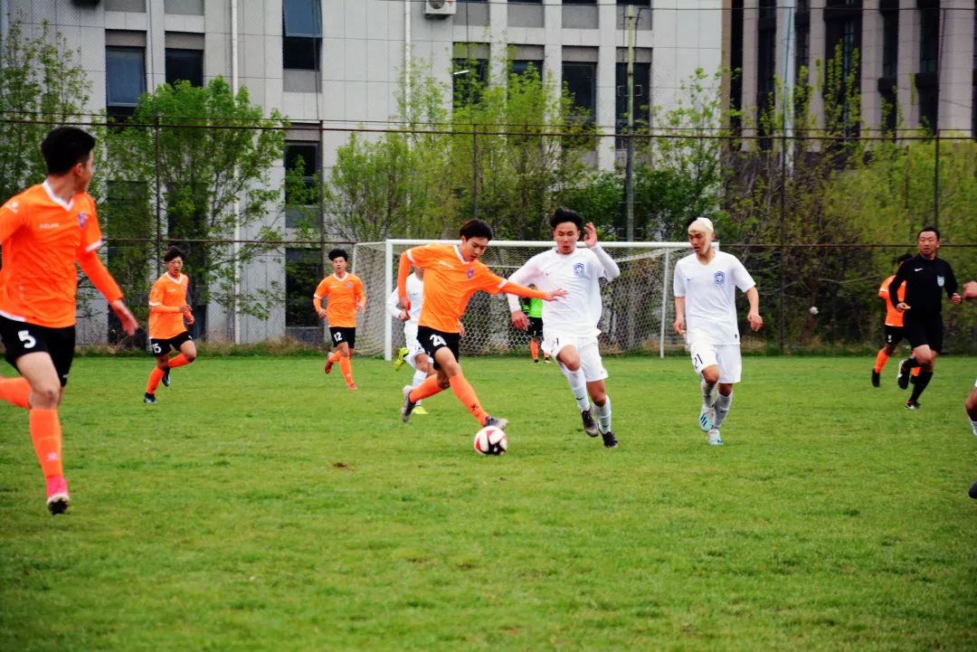 包含比赛强强对话，冠军竞逐中应运而生的词条