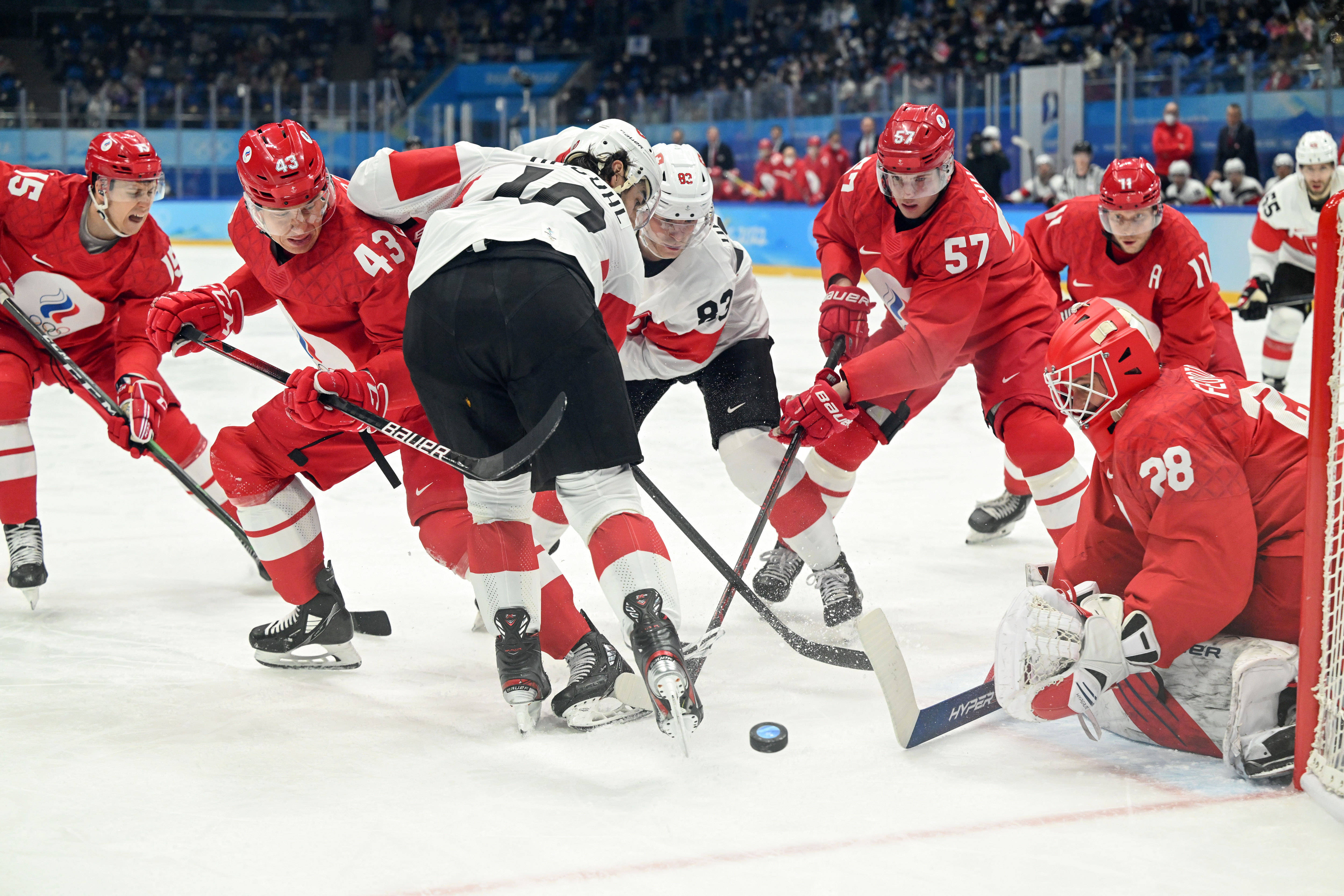 关于俄罗斯主场大胜瑞士，锁定小组头名的信息