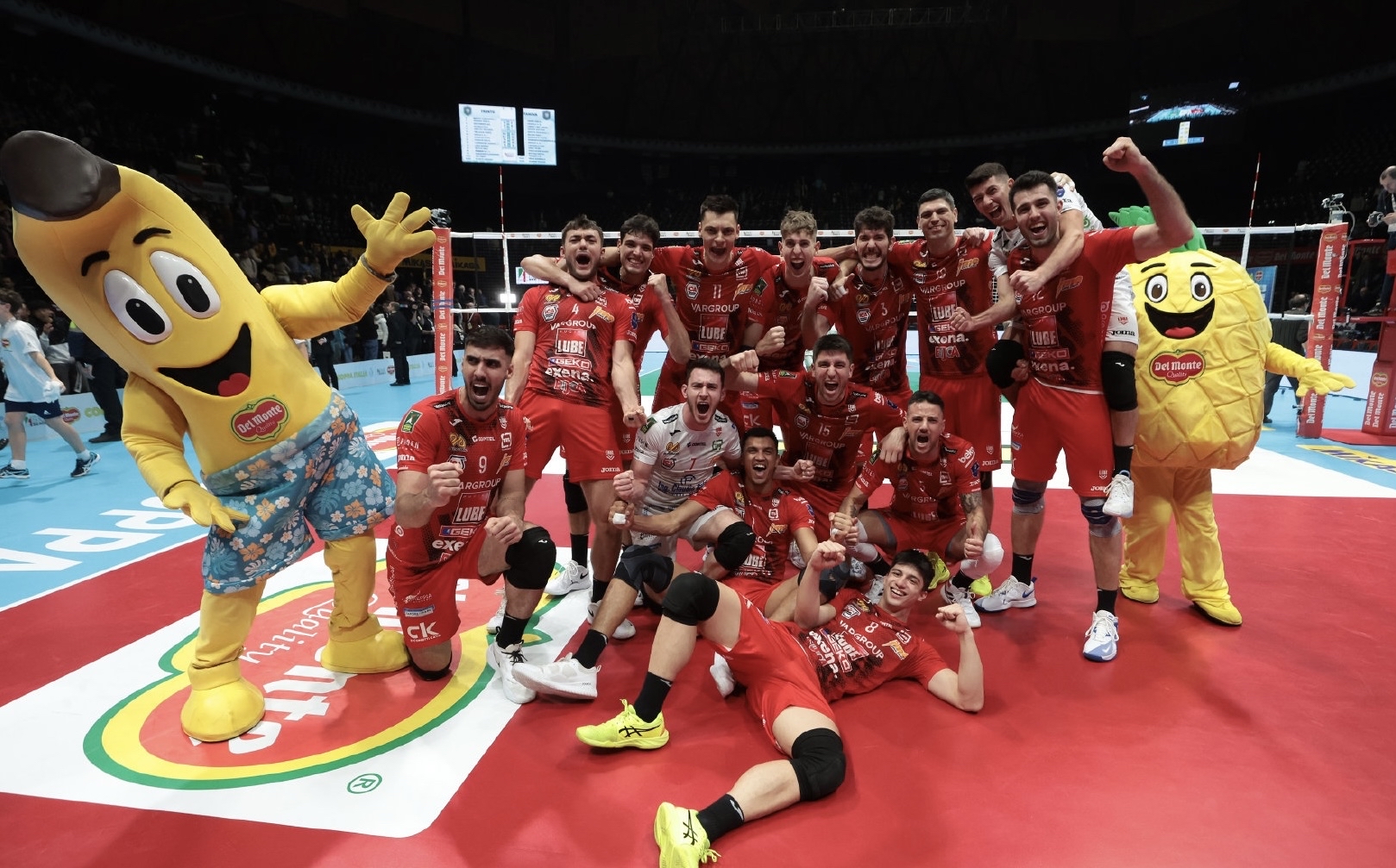 意大利展现强大表现,席卷小组赛 意大利展现强大表现,席卷小组赛