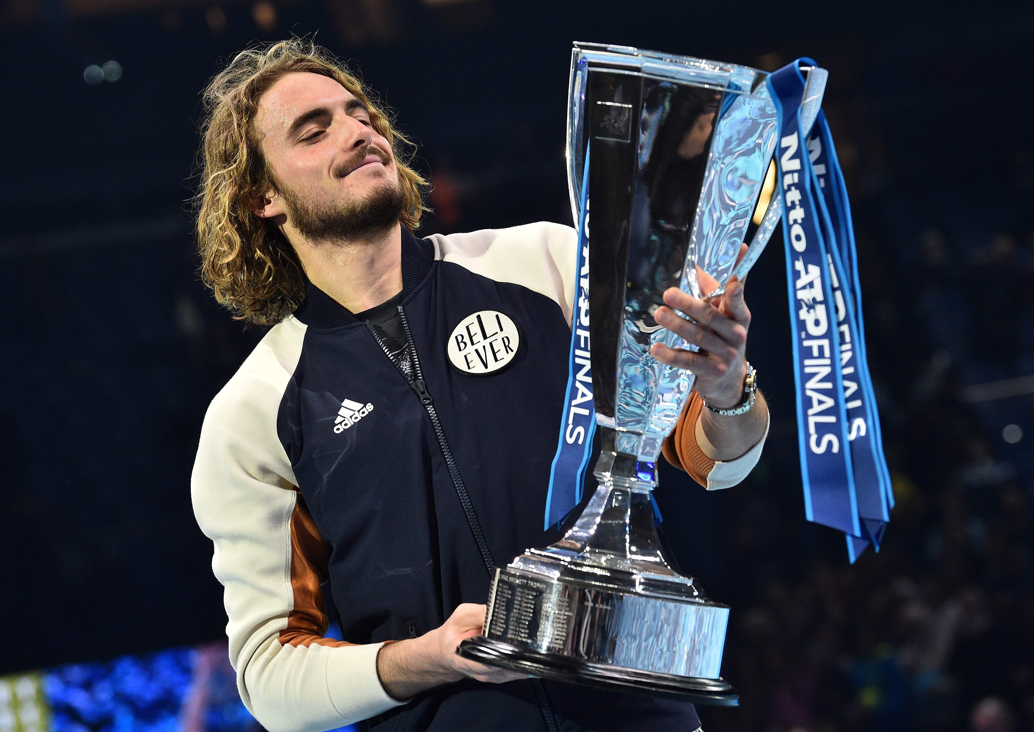 关于英国网球队爆冷西班牙网球队，西西帕斯爆发神勇的信息