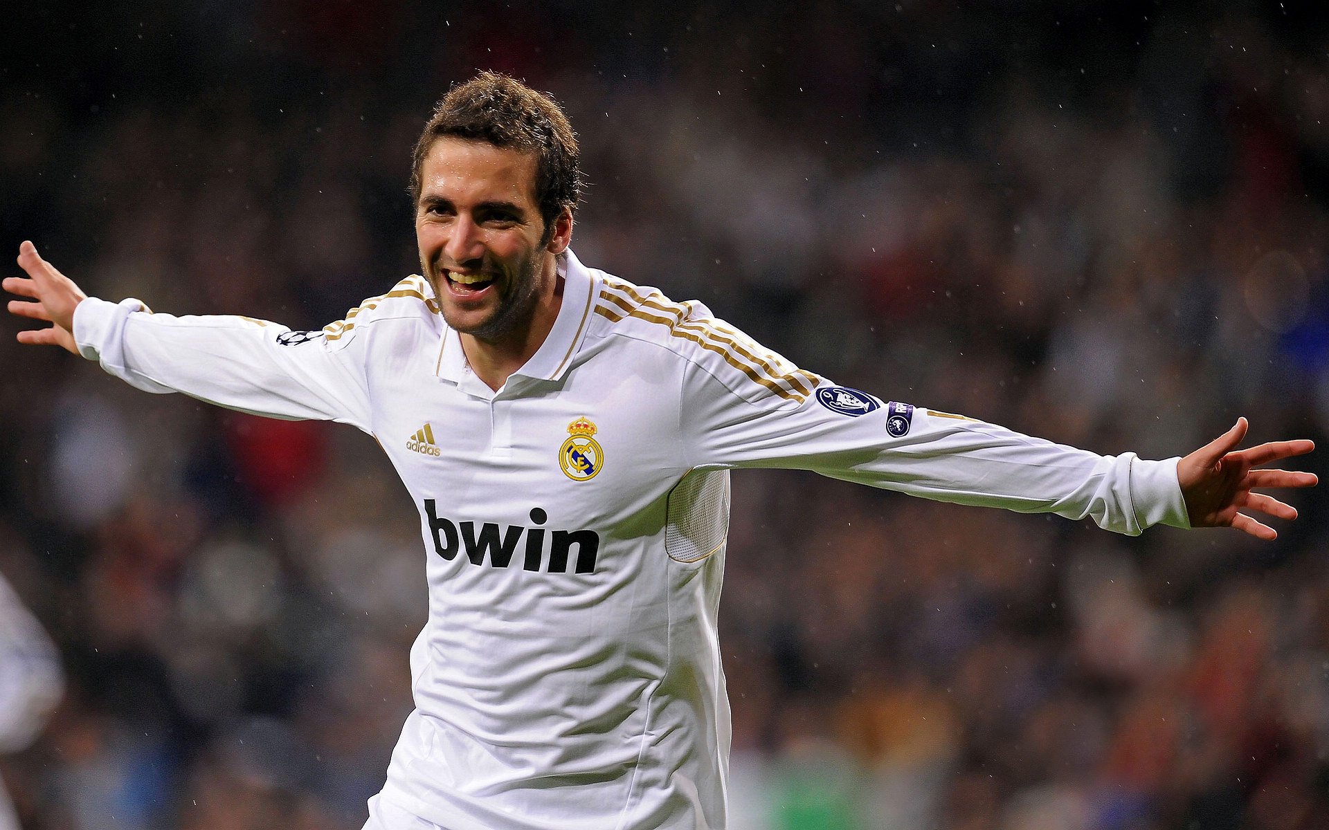 加维状态火热点燃西班牙中场,加拿大强压委内瑞拉展现北美崛起